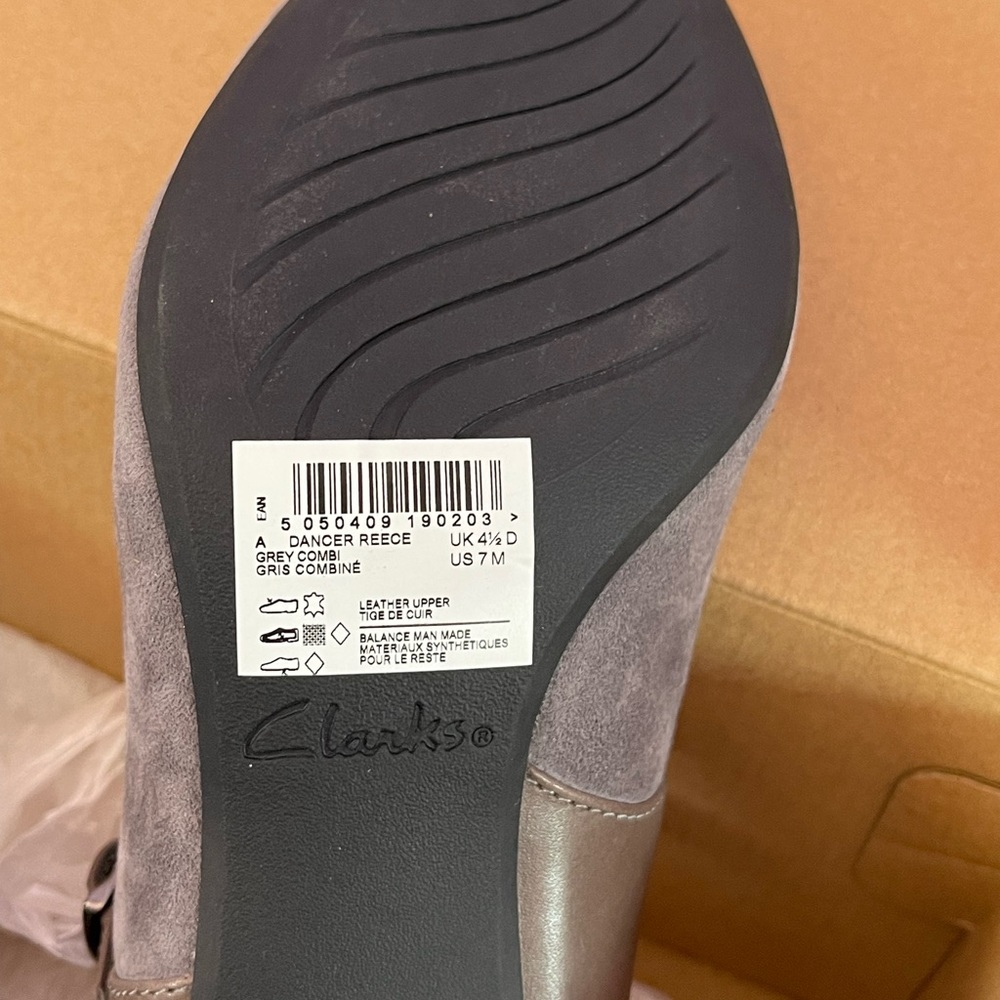 Clarks shoes size 7